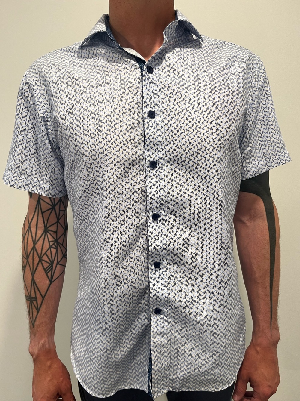 🖤 BC Tailored | Size M | Short Sleeve Button-Down Shirt Light Blue/Navy Print